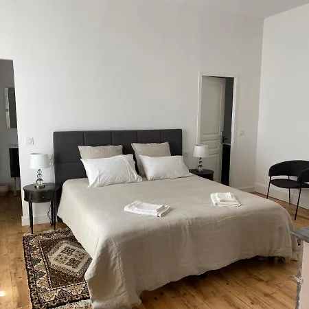 La Maison De Manon فندق مبيت وإفطار ميرانده